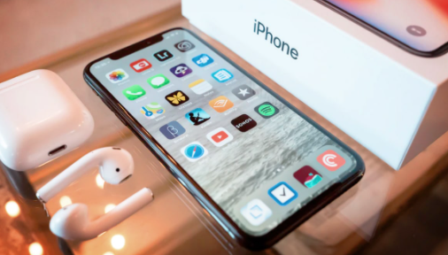 Un téléphone Apple iPhone 12 Pro Max et des écouteurs AirPods à remporter  !