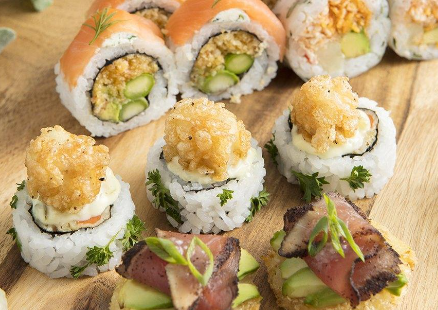 Un plateau des fêtes Sushi Taxi de 50 morceaux à gagner !