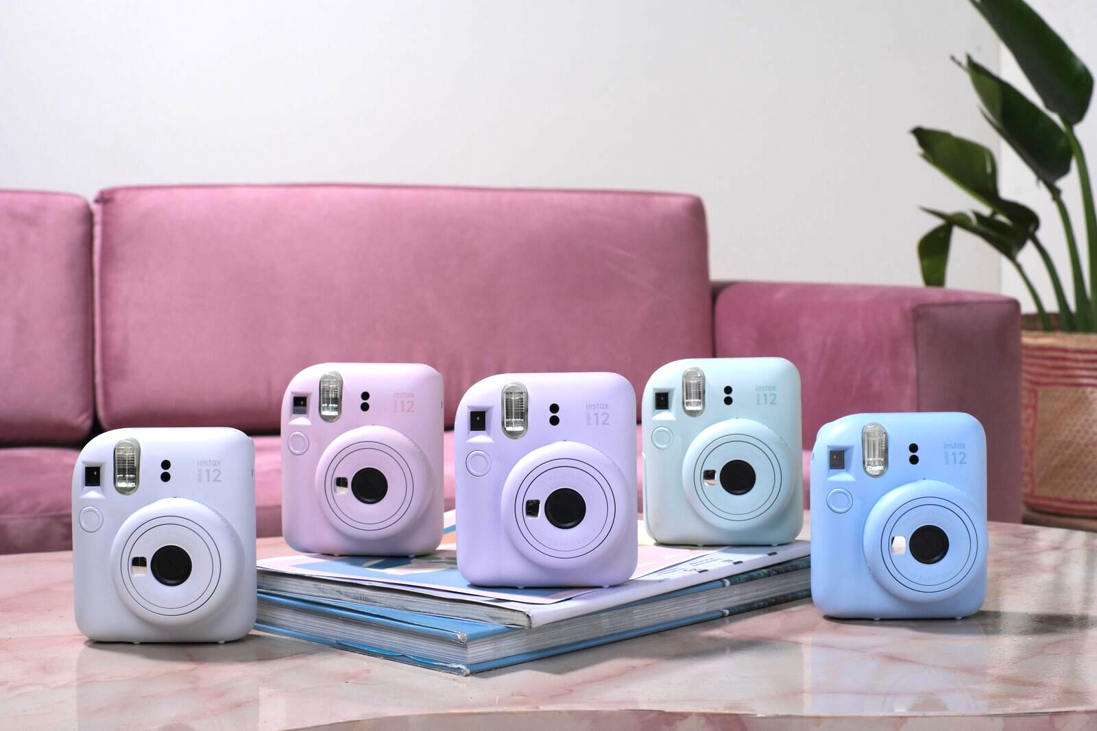 Gagnez 2 appareils photo Instax Mini 12 de Fujifilm !