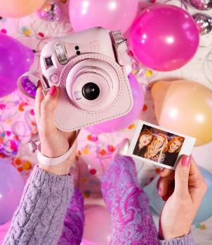 Tentez de gagner deux appareils photo Instax Mini 12 de Fujifilm !