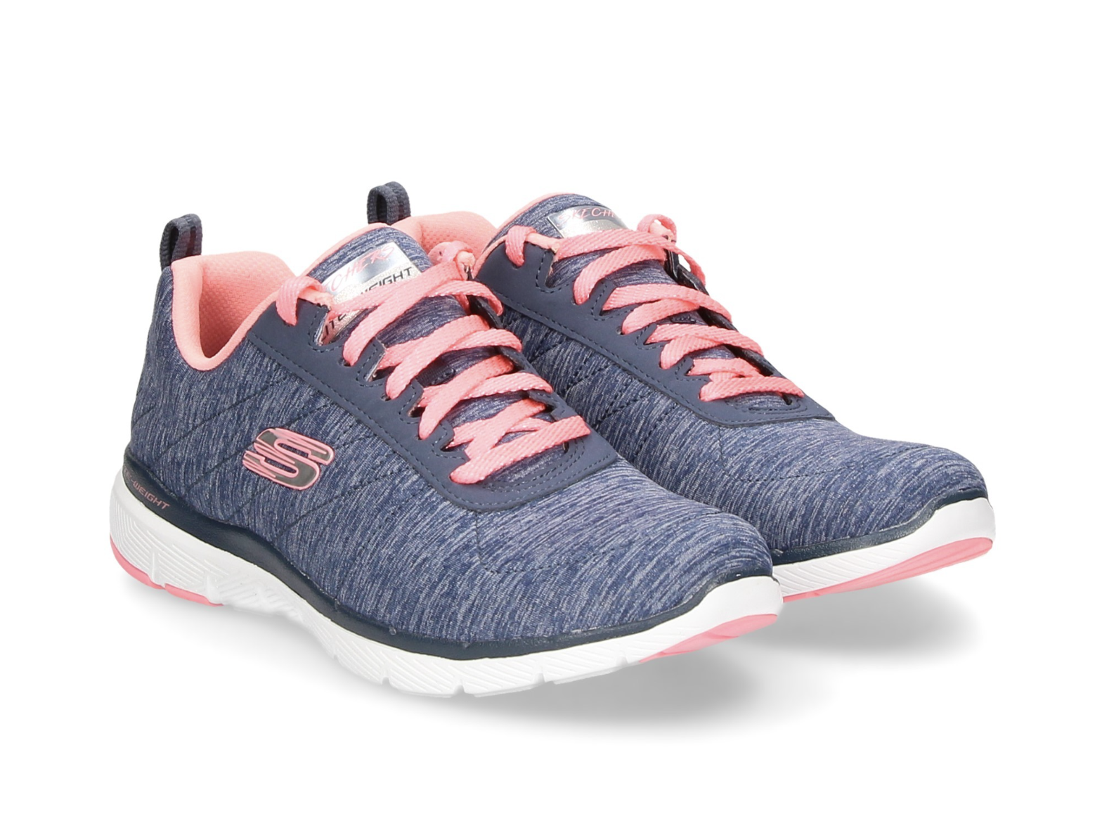 Gagnez une paires de chaussures Skechers, une tenue, un chapeau !