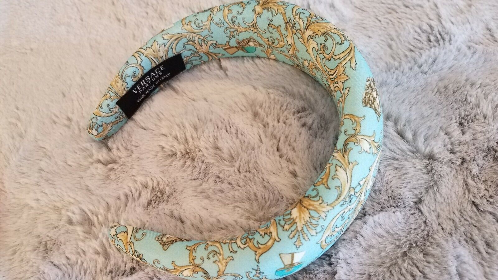 Gagnez un magnifique serre-tête Versace